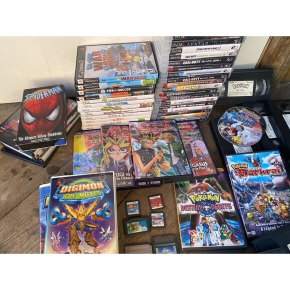 Huge Video Game & Collectibles Lot - Pokémon, Nintendo, Wii, PS2, Spiderman, etc - Picture 10 of 12
